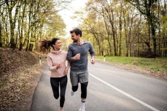 couple-running-during-spring