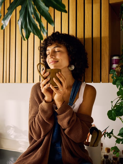 woman-drinking-coffee