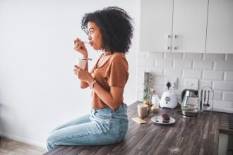 woman-eating-yogurt