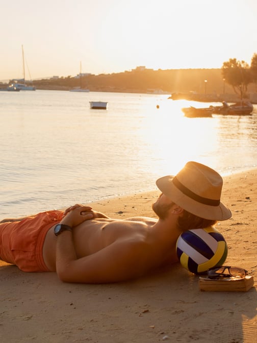homme-plage3x4